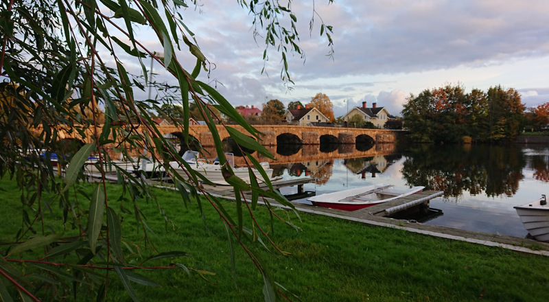 Strömbron sedd från Strandparken i Borensberg.